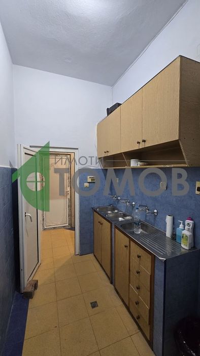 Дава се под наем Офис в Стара Загора, Център - 52 кв.м за 398.82 € - Снимка #8