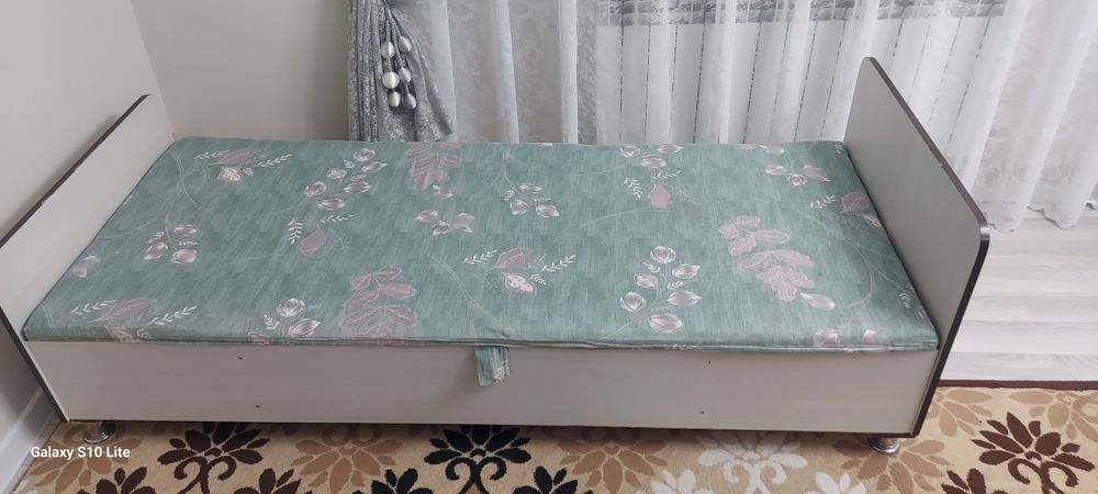 Продам односпальную кровать