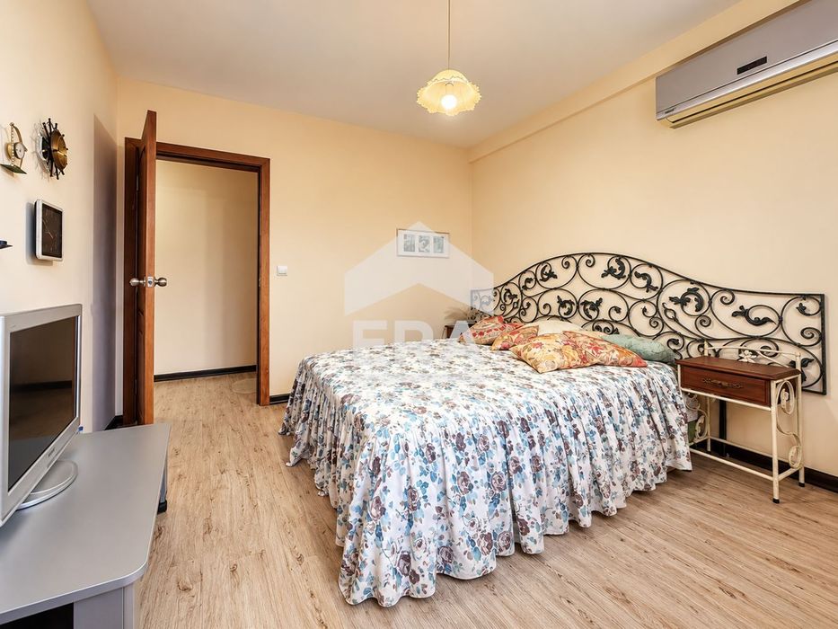 Продава се Тристаен апартамент в с. Пчелин, Област София-област - 196 кв.м за 817 €/кв.м - Снимка #7