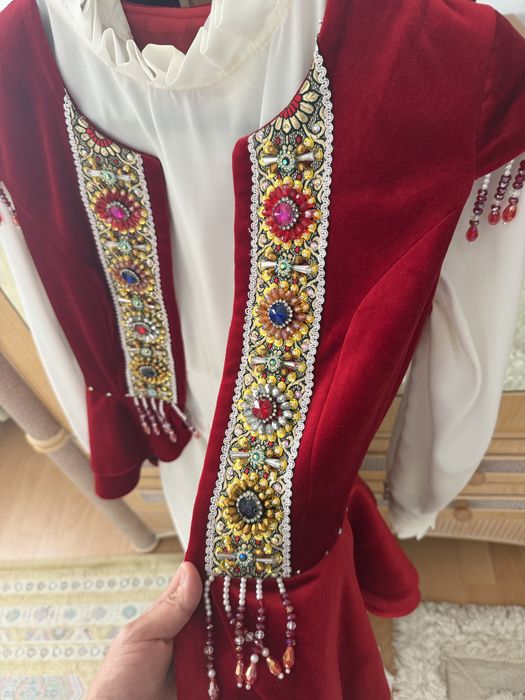 Продам кажекей с платье