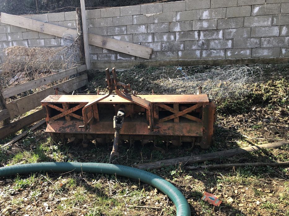 Freza de pamant Ferrari