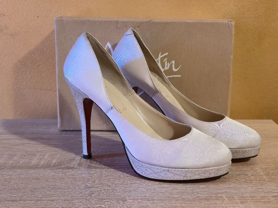 Christian Louboutin оригинални дамски обувки