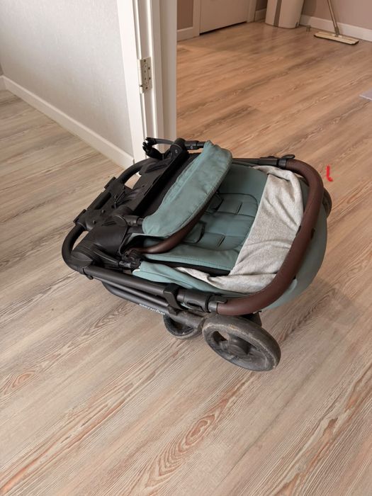 Коляска прогулочная Easywalker charley