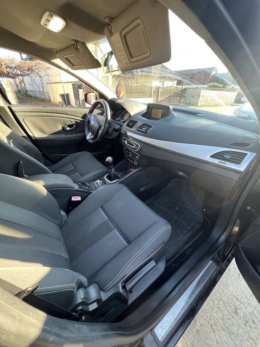 Vând renault megane 3