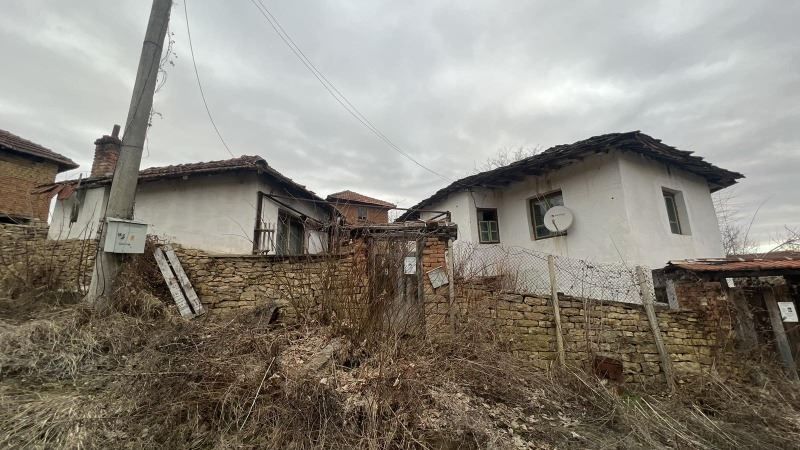 Продава се Къща в с. Пресяка, Област Ловеч - 70 кв.м за 255 €/кв.м - Снимка #1