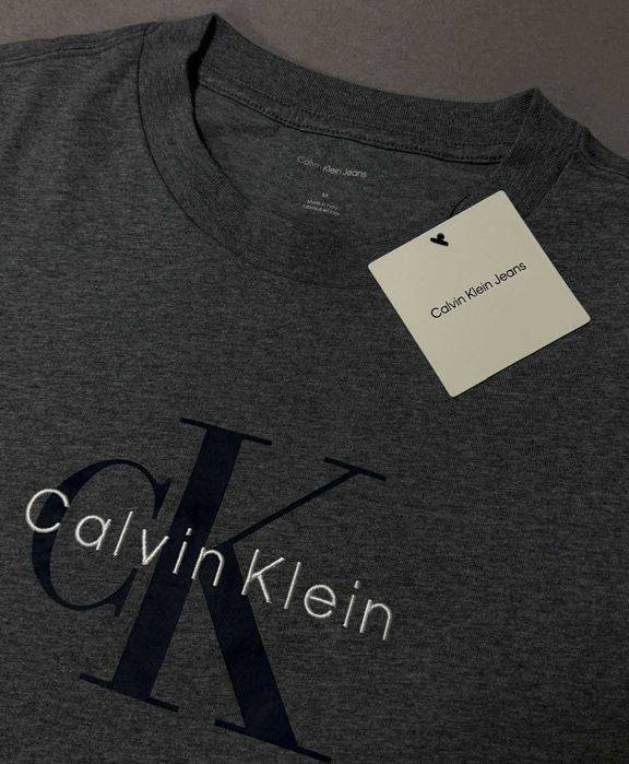 Calvin Klein тениска - нова