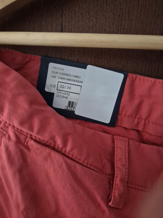 Продавам нов мъжки панталона GANT