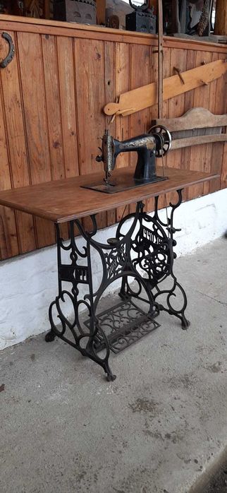 Mașină de cusut , functionabila