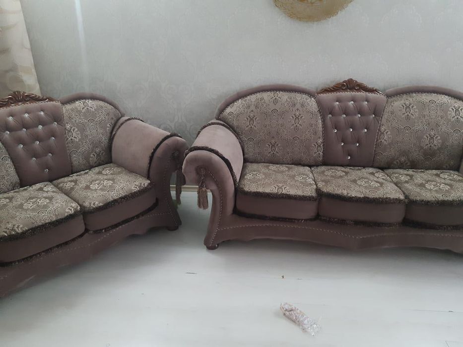 Мягкая мебель для зала