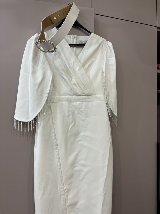 женское платье белое