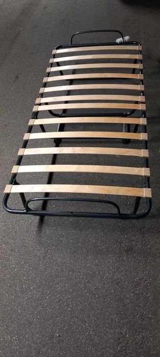 Vand pat dormitor, structura metal cu somiera de lemn 80x200cm cu saltea aprox 10 cm groasa, si cu functiune de fotoliu