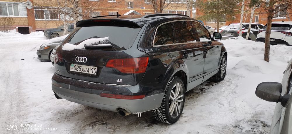 Продам ауди ку7 бензин 4.2л