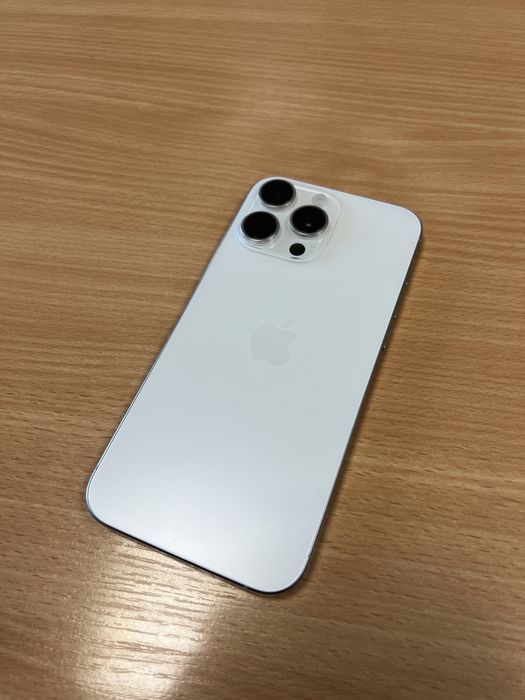 iPhone 16 Pro Max 256GB 28 цикъла Гаранционен