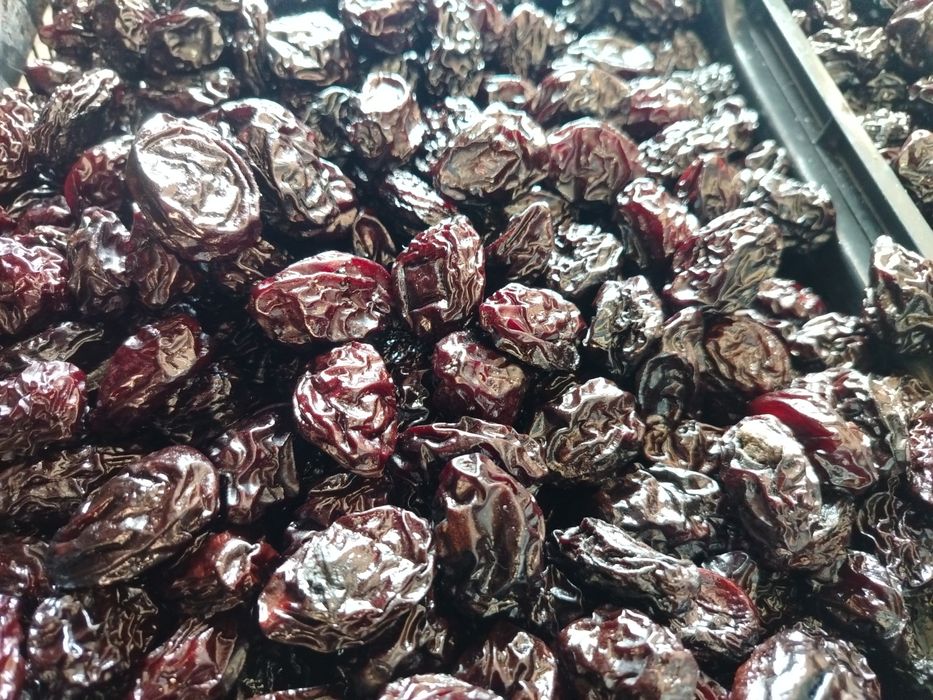 Prune uscate de vânzare