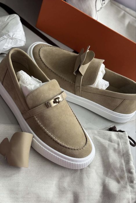 Монасини H*rmes*