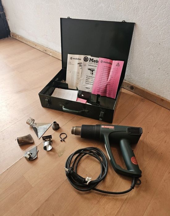 Пистолет за горещ въздух Metabo HE 2000 – 2000W с метален куфар и аксесоари
