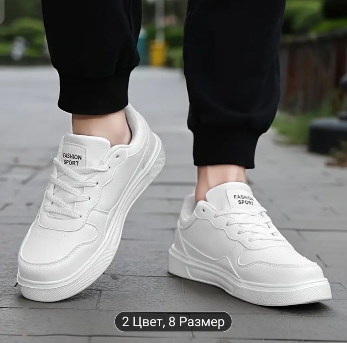 Продам кроссовки новые