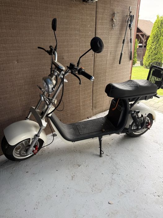 Vand scuter electric