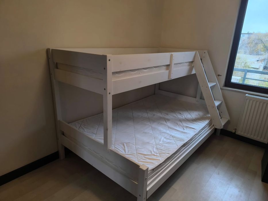 Двухъярусная детская кровать