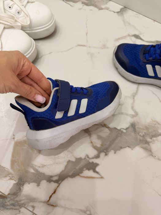 Adidas кроссовки размер 28