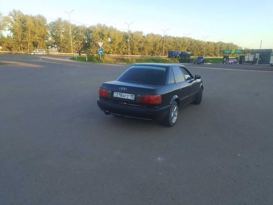 Продам Ауди 80 б4