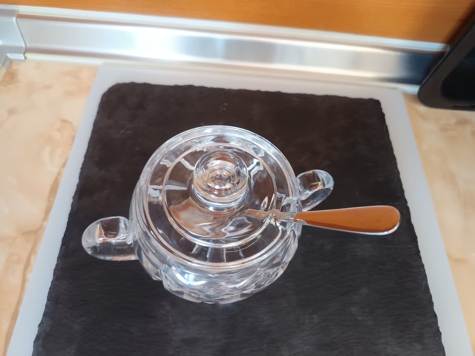 Кристална купа за плодове и кристална захарница