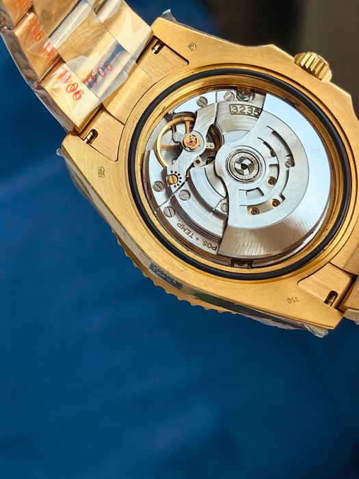 Rolex Submariner Gold  с 3 секунди отклонение