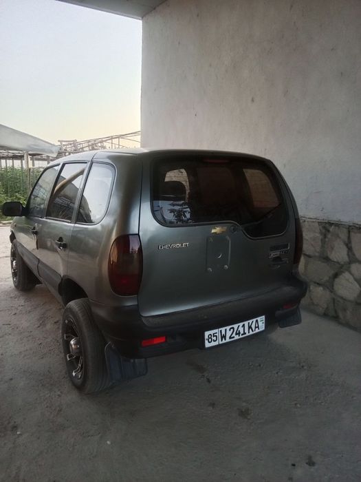 Chevrolet niva sotiladi