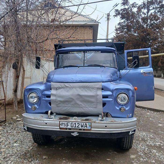 Zil samasval qarab haydalgan