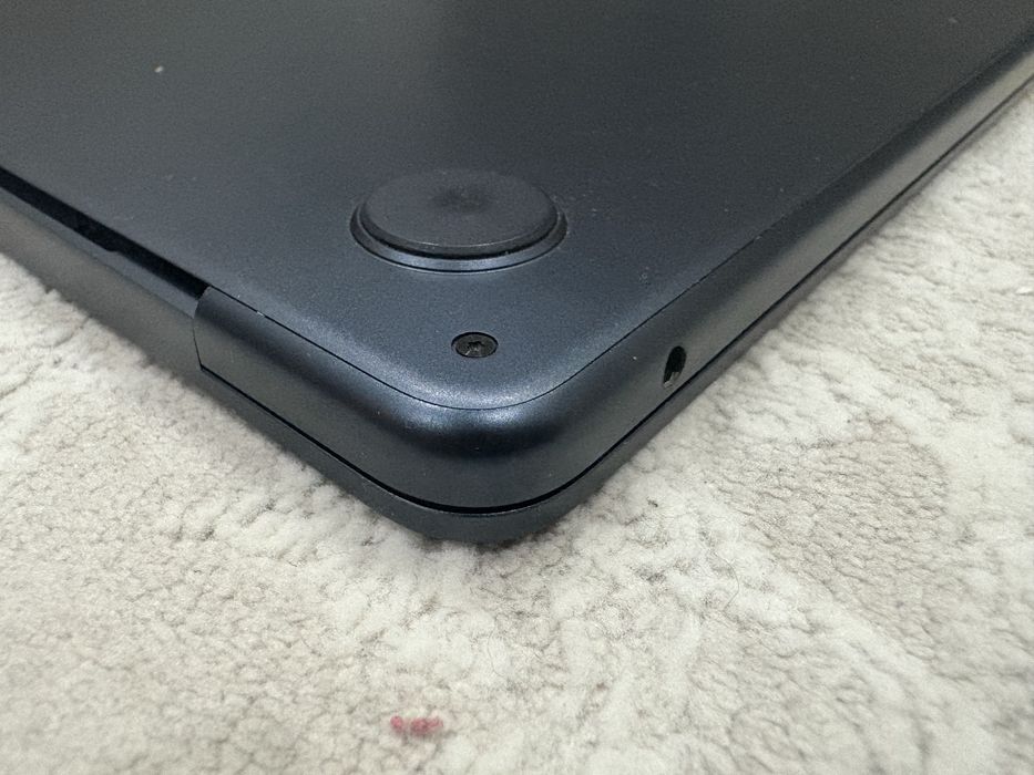 Продам Macbook air 13 M2, 2022 года