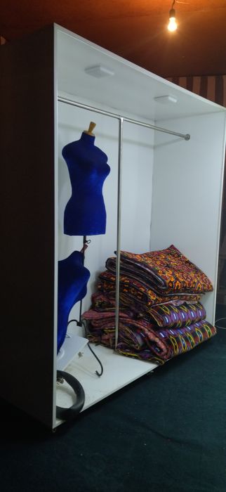 Shkaf sotiladi arzon narxda