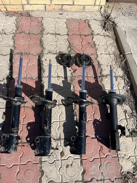 Стойки на тойота хайлендер , лексус рх