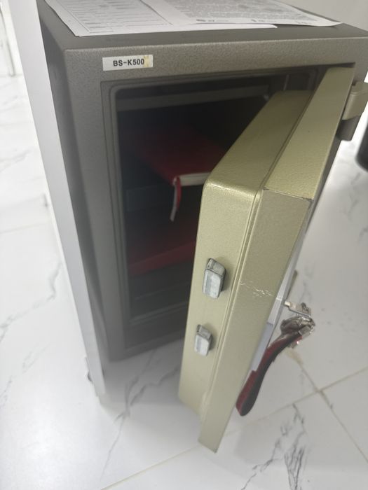 Продам, сейф металлический!