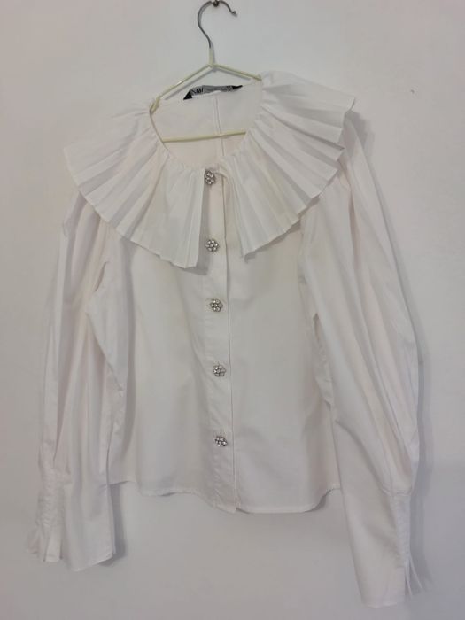 Cămașă Zara ,cu nasturi bijuterie ,mărime s/m
