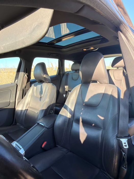 Volvo XC60 Summum D5 215CP Automat | Piele | Trapă | TVA deductibil