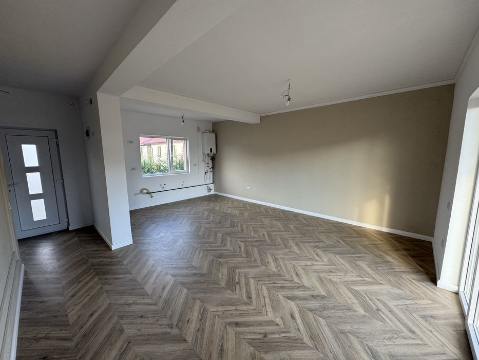 Casa cu 3 camere p+1 cu gradina