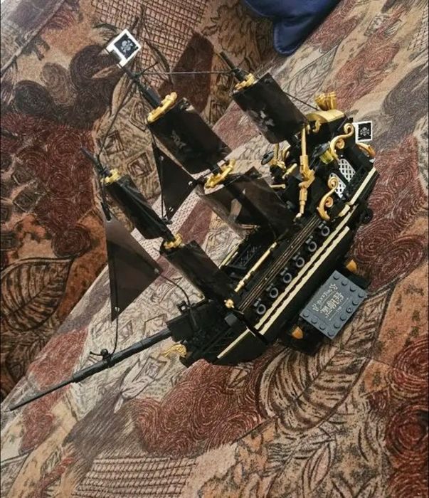 Фигурка из лего Пиратский корпблик