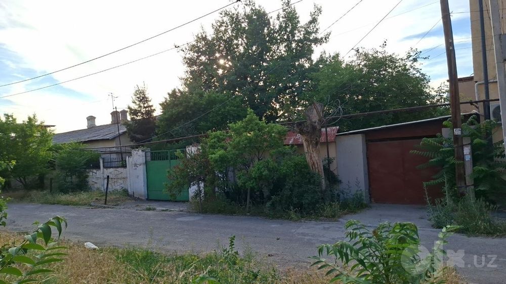 Продаётся дом на земельном участке площадью 662 кв.м