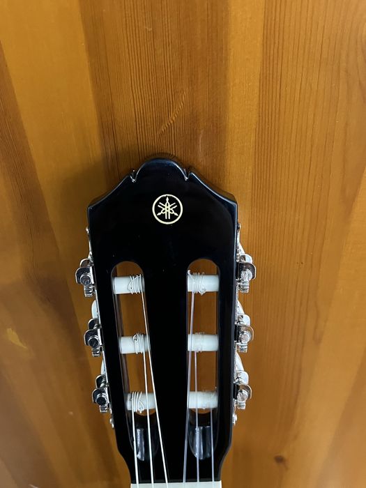 Yamaha c40 black Новая!
