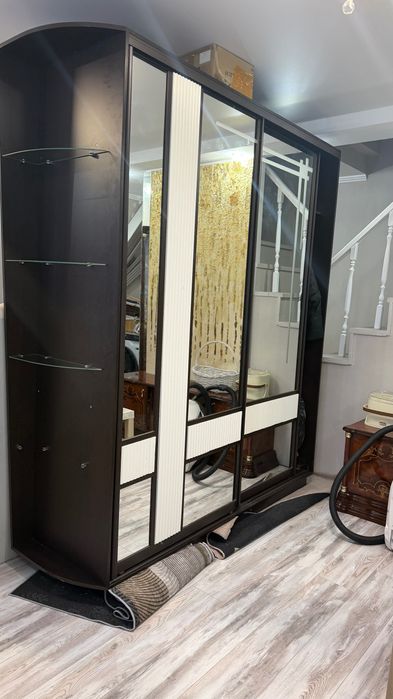 Продам шкаф большой