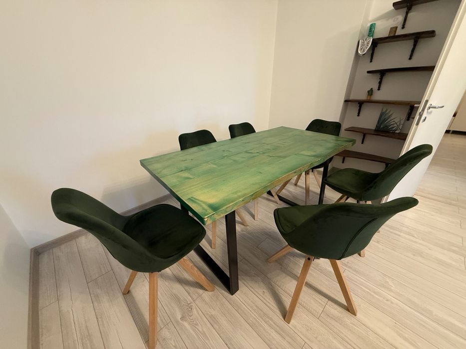Masă living + 6 scaune catifea verde – stare foarte bună
