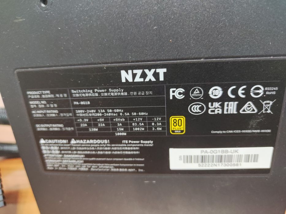 Продавам работещо модулно захранване NZXT C1000  1000W 80+ Gold