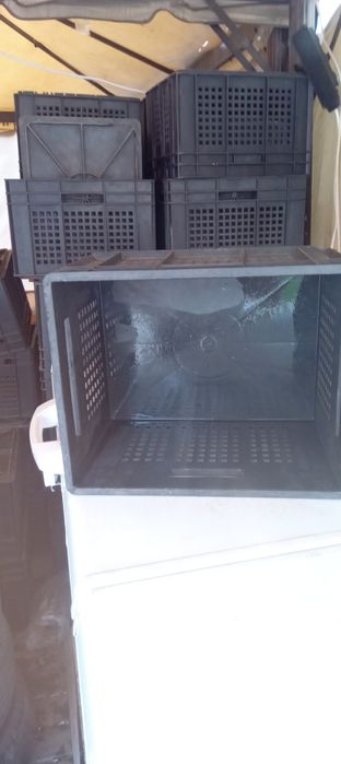 Пластиковые ящики (б/у)