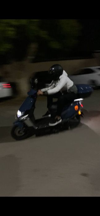 Skuter elektra yadea