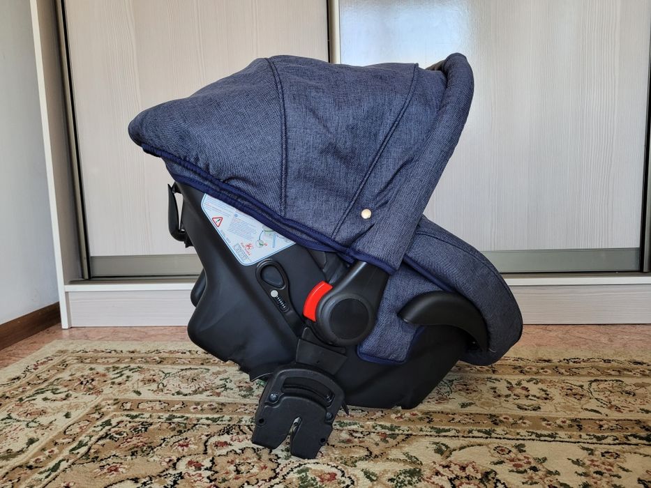 Автокресло Adamex