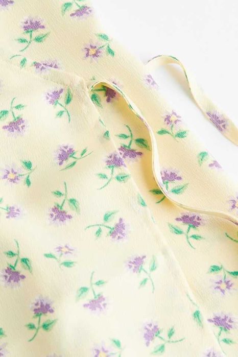 Крепирана рокля с прехвърляне