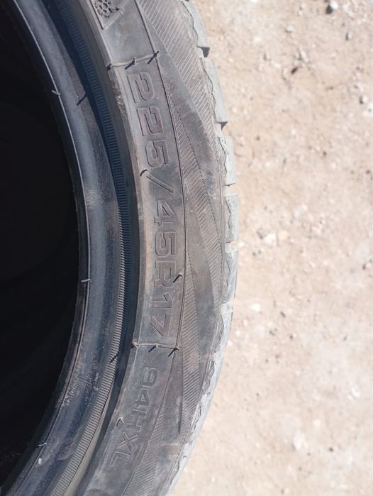 Шины зимний  225/45R17