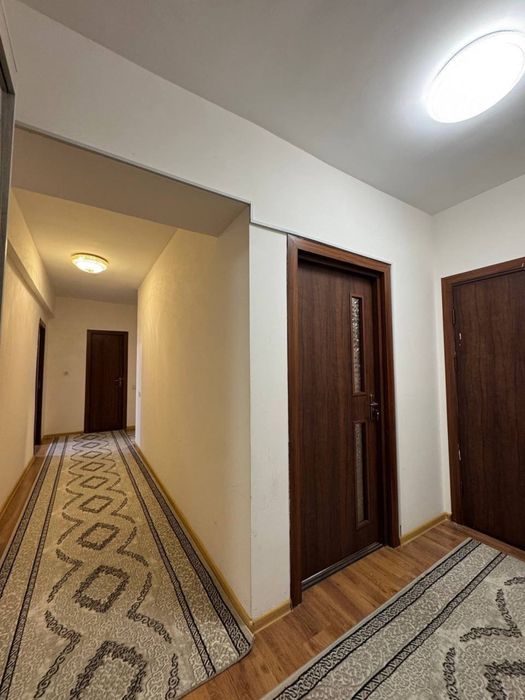 Сергели 8 худуд. 3 хона уй.  Сотилади . Новостройка