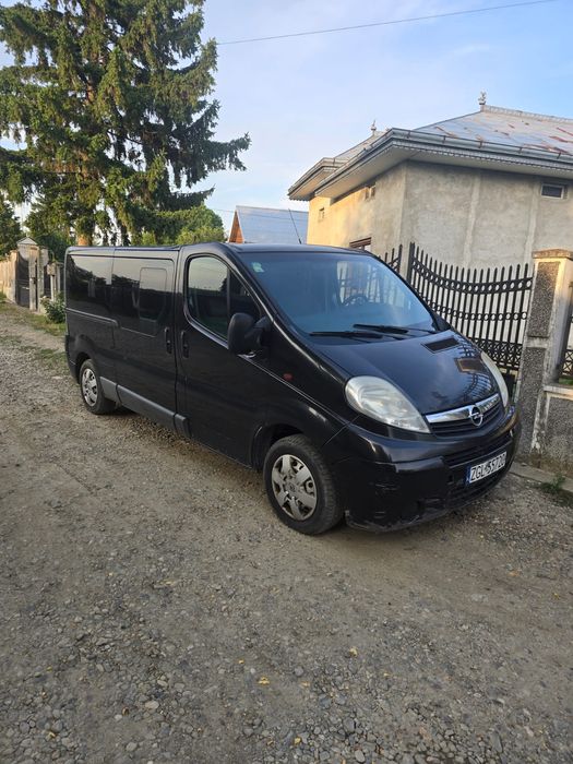 Dezmembrez Opel vivaro an 2008 motor 2.0d euro 4