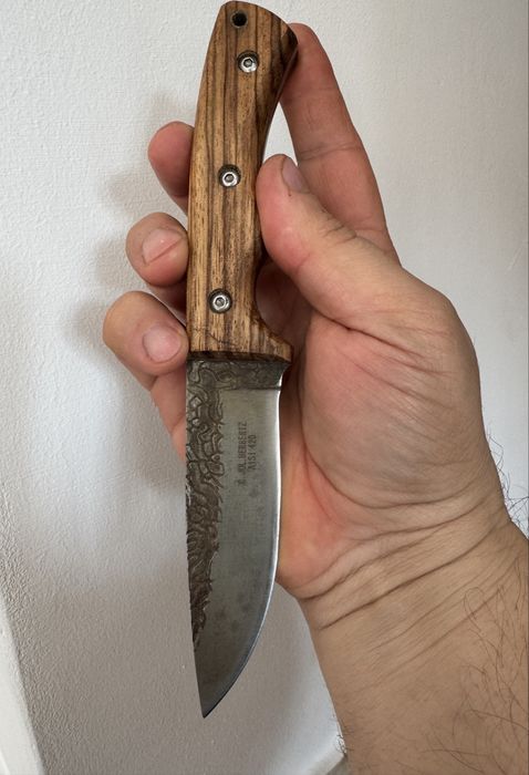 Cuțit vanatoare de jupuit de la firma germană Herbertz